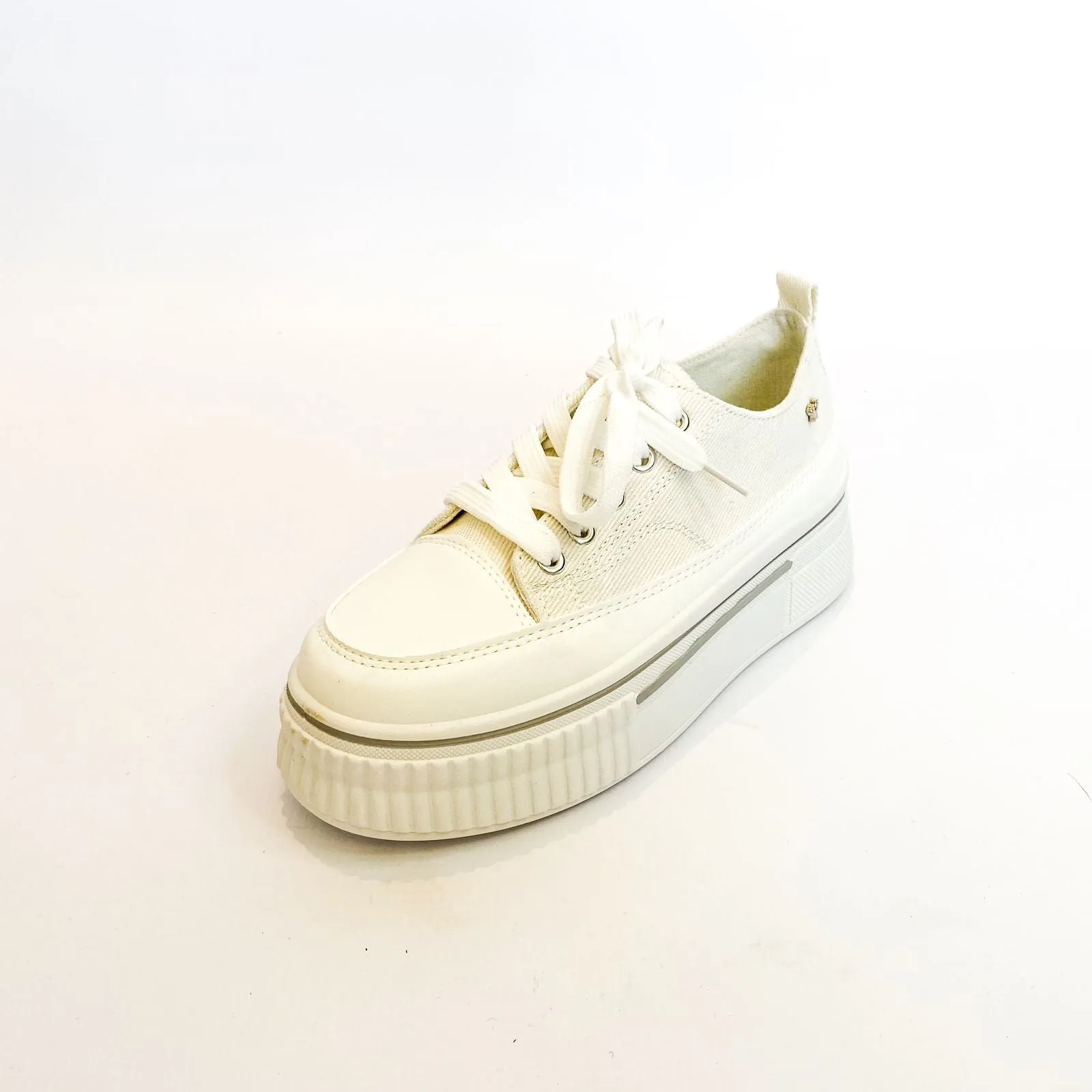 Butterfly white verge 1 platform sneaker