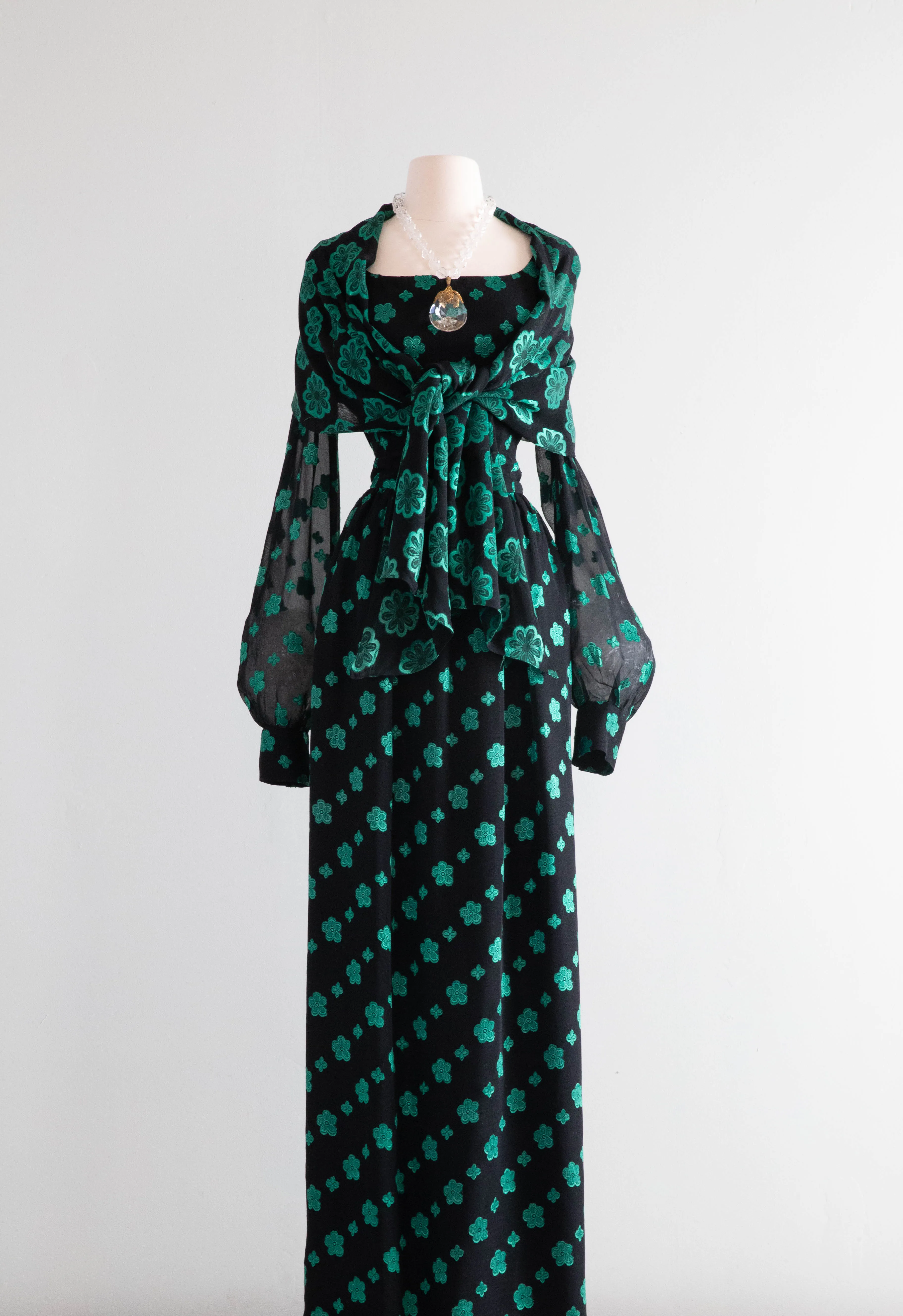 Chic Elegance 1970's Black & Green Chiffon Evening Gown With Wrap / Large