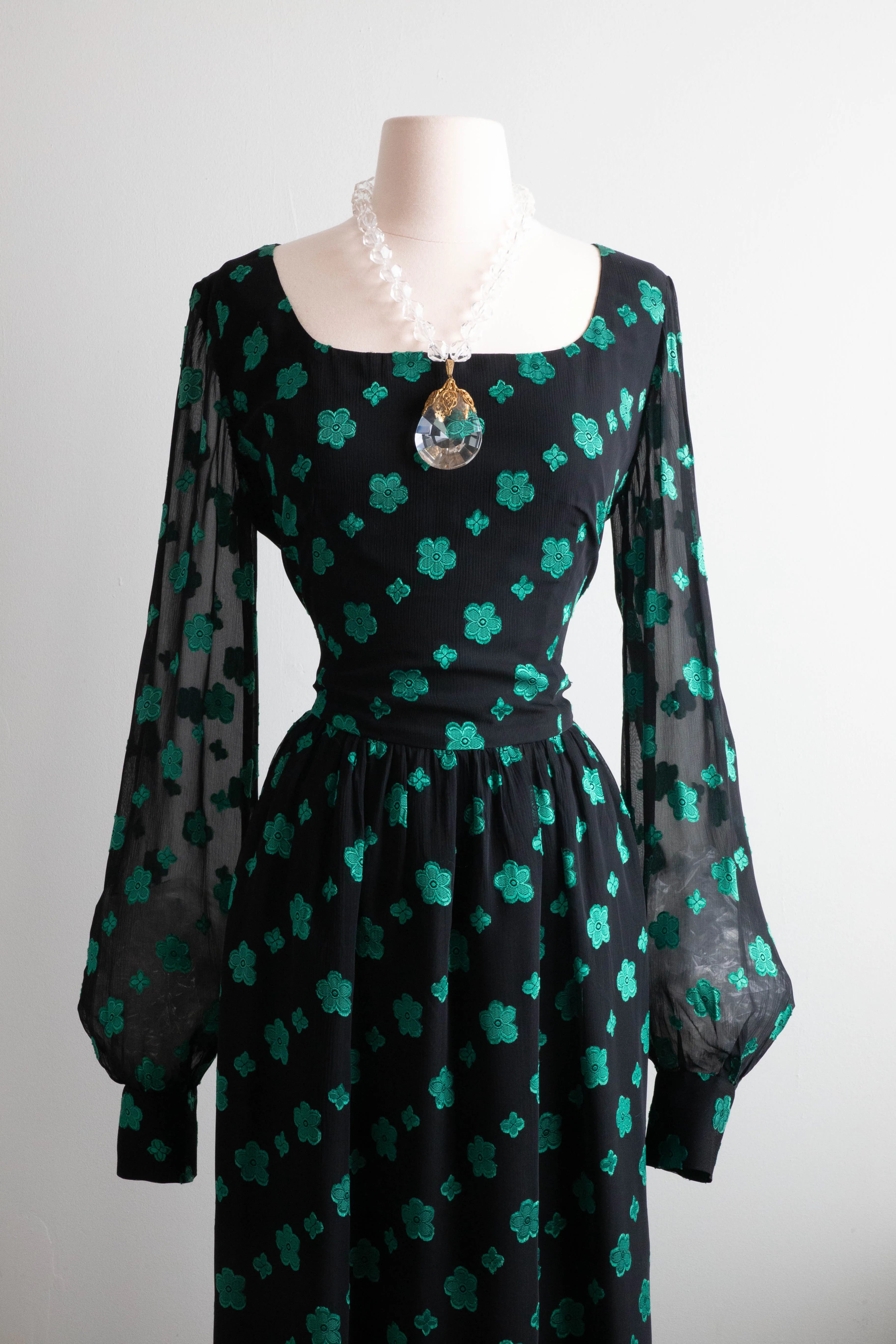 Chic Elegance 1970's Black & Green Chiffon Evening Gown With Wrap / Large