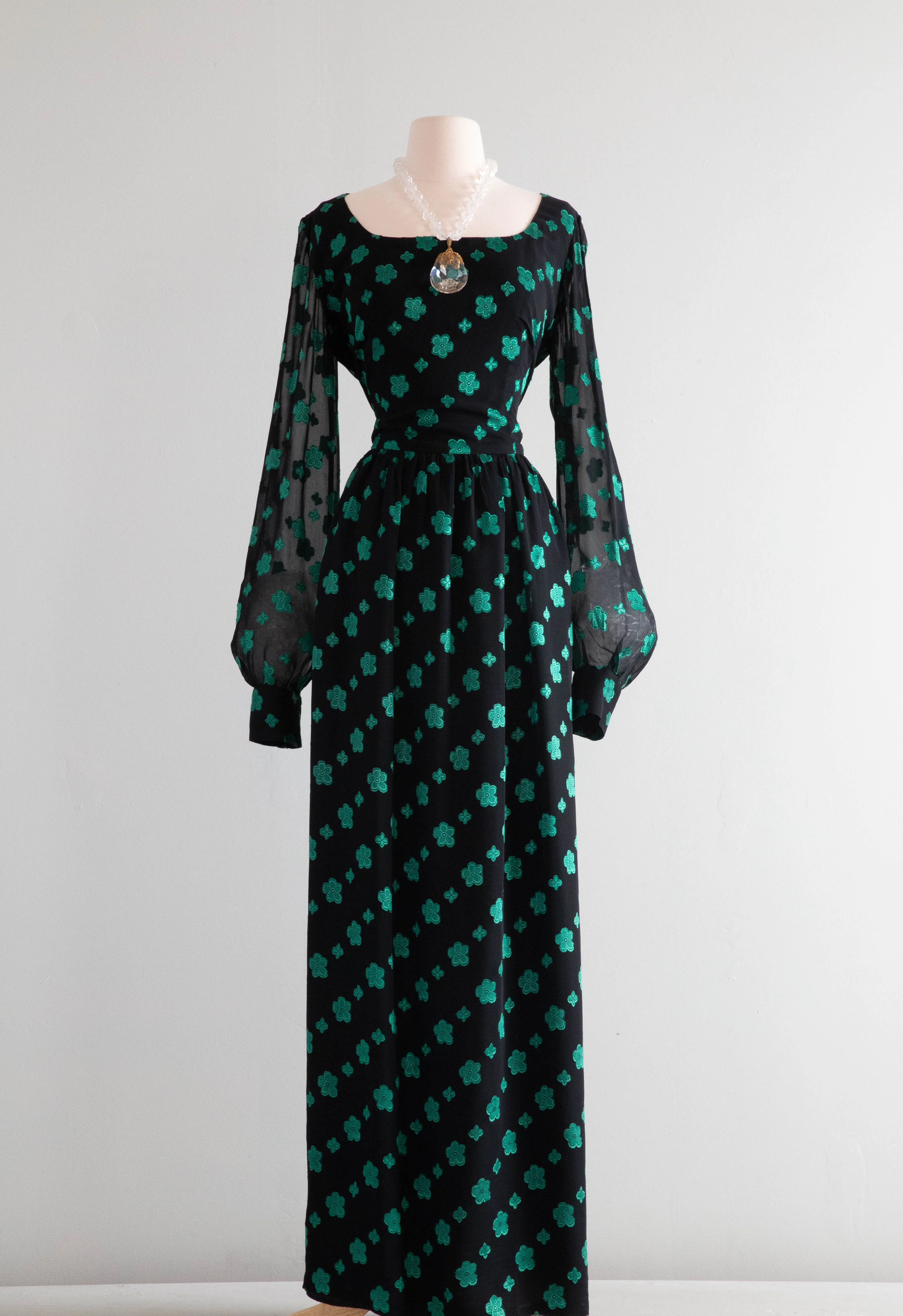 Chic Elegance 1970's Black & Green Chiffon Evening Gown With Wrap / Large