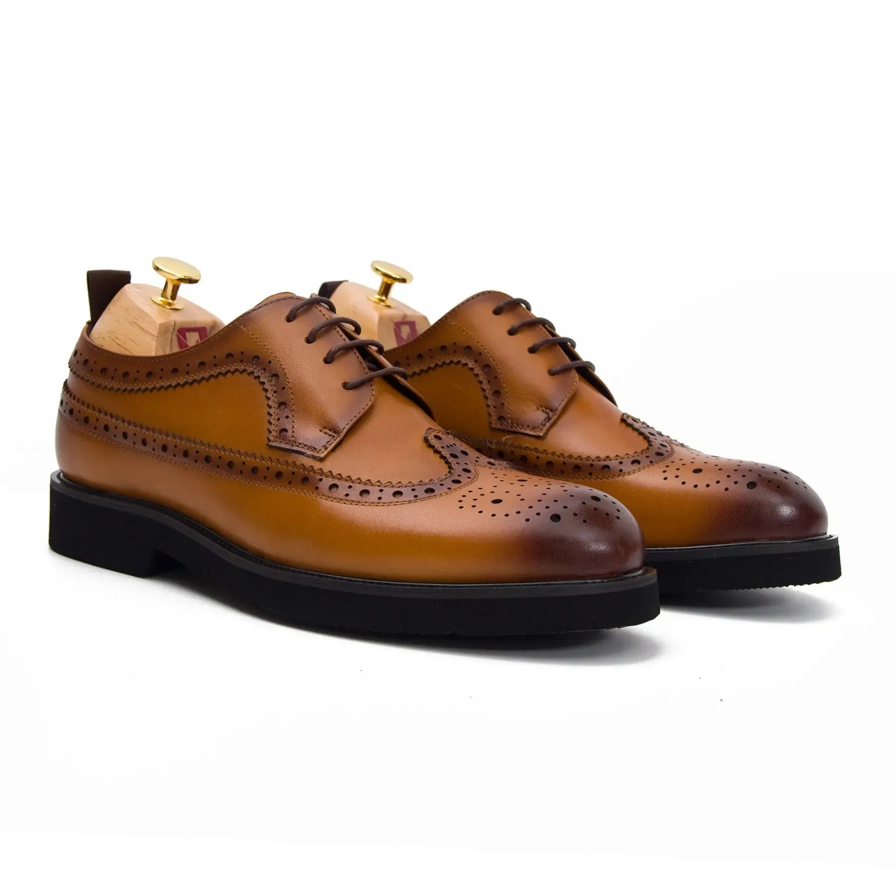 Men's leather brogue shoes