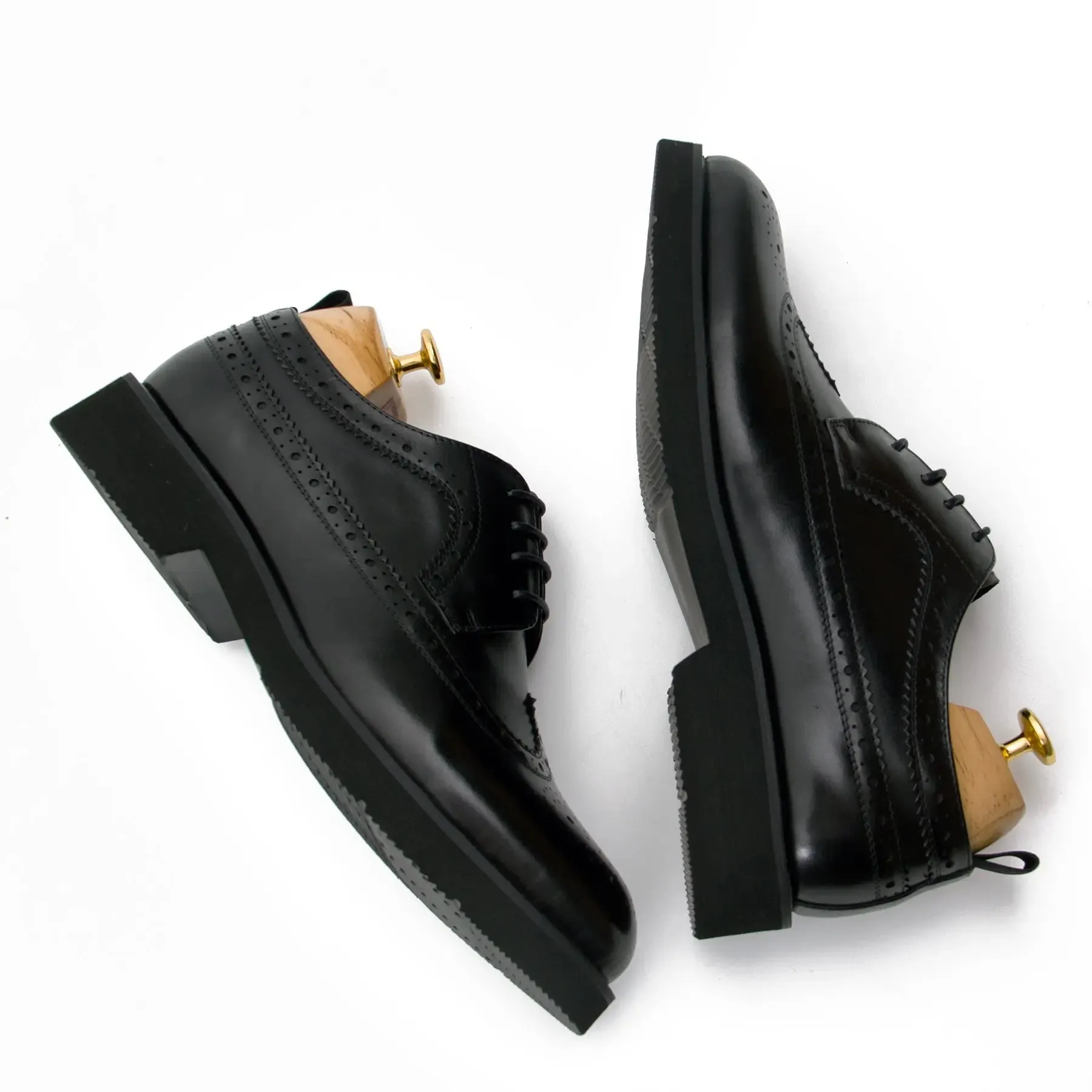 Men's leather brogue shoes