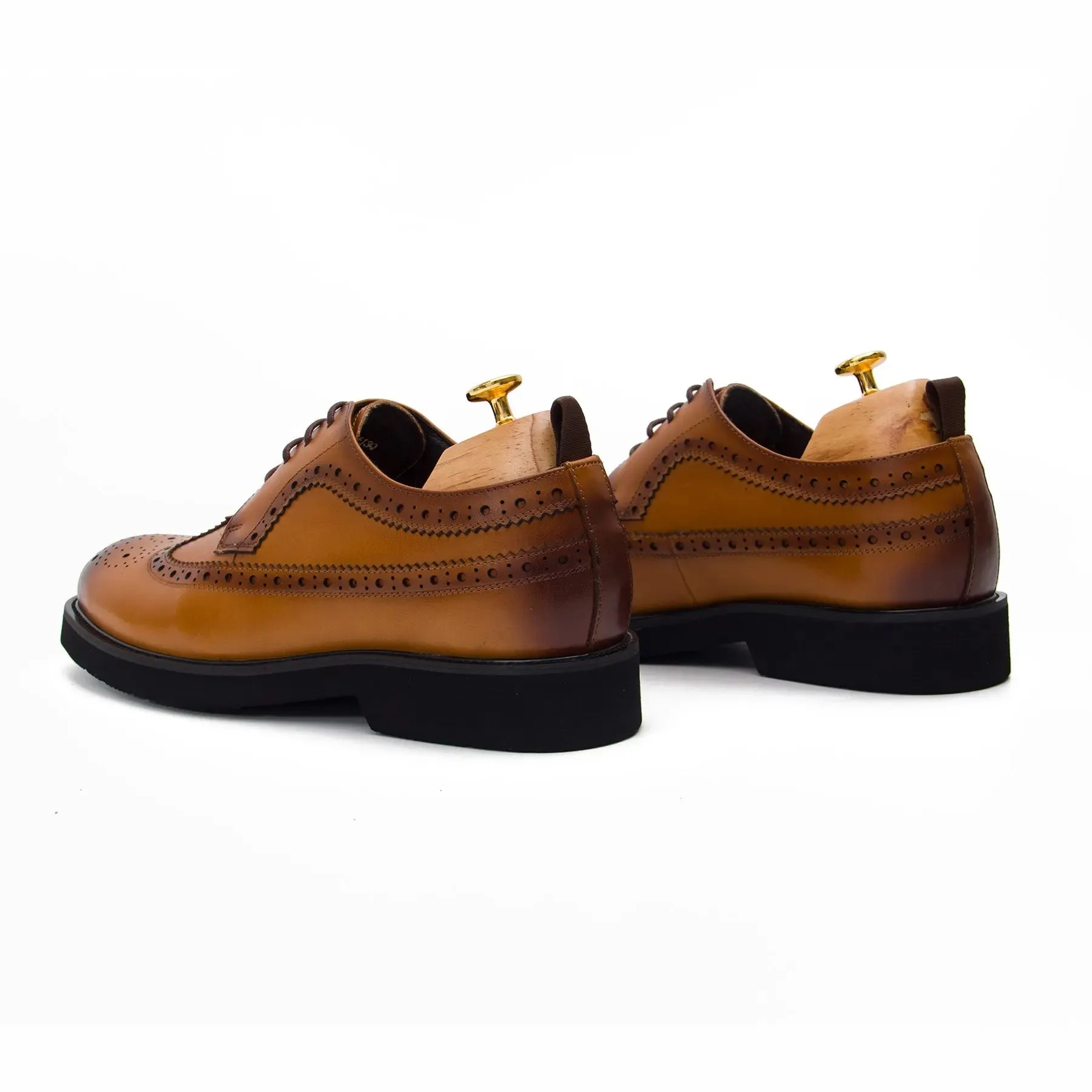 Men's leather brogue shoes