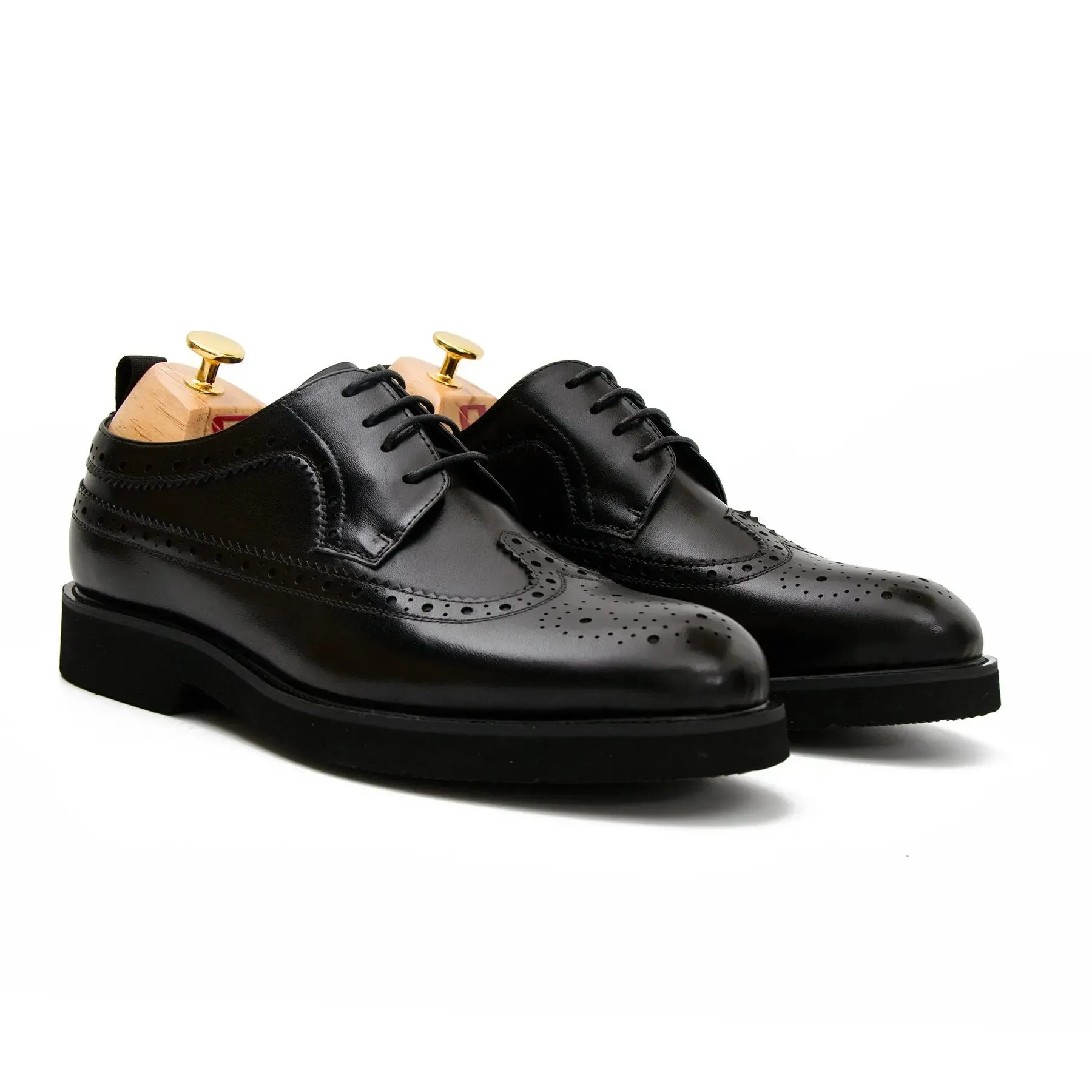 Men's leather brogue shoes