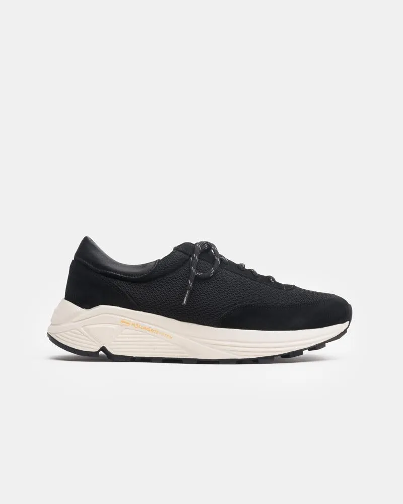 Mono Runner Sneaker in Black