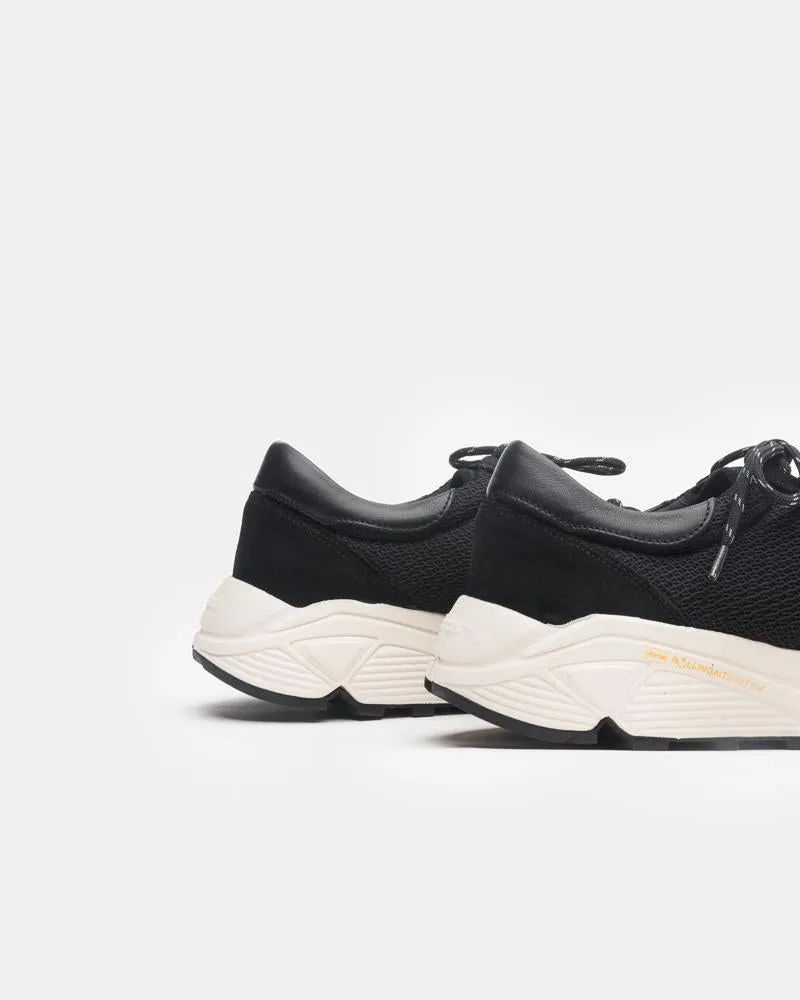 Mono Runner Sneaker in Black